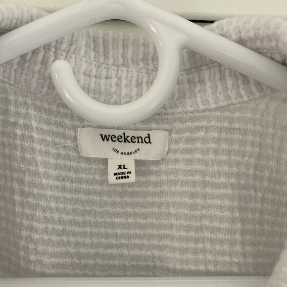 Women's Weekend Los Angeles White Textured Short Sleeve Crop Button Up Top,  XL - Picture 3 of 4